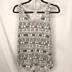 ✨3/$25 tribal print tank top